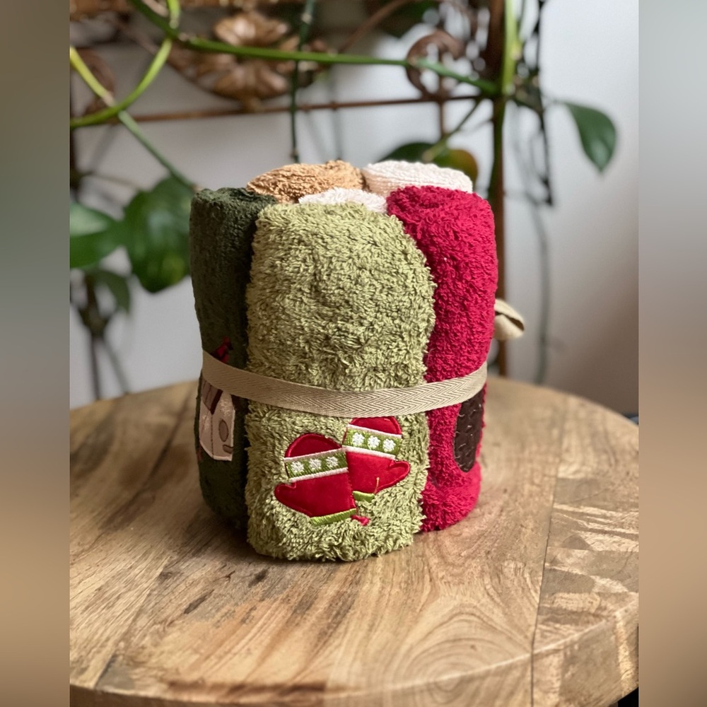 Festive Embroidered Hand Towels Set of 6 - Picture 3 of 7